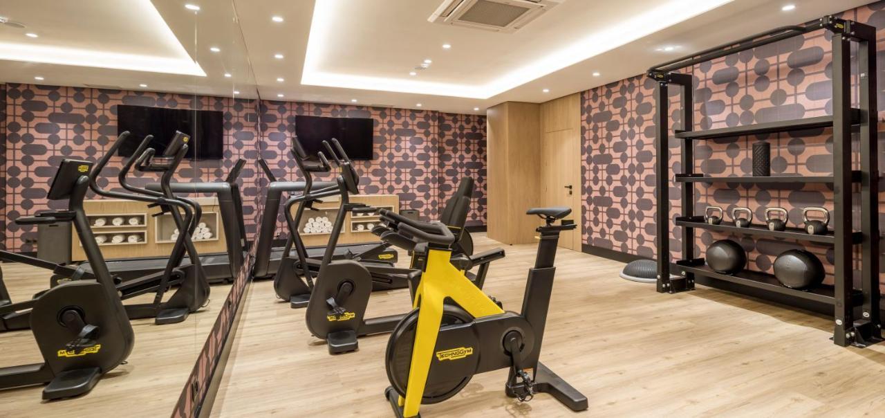 Ilunion Les Corts Spa Barcelona Bagian luar foto