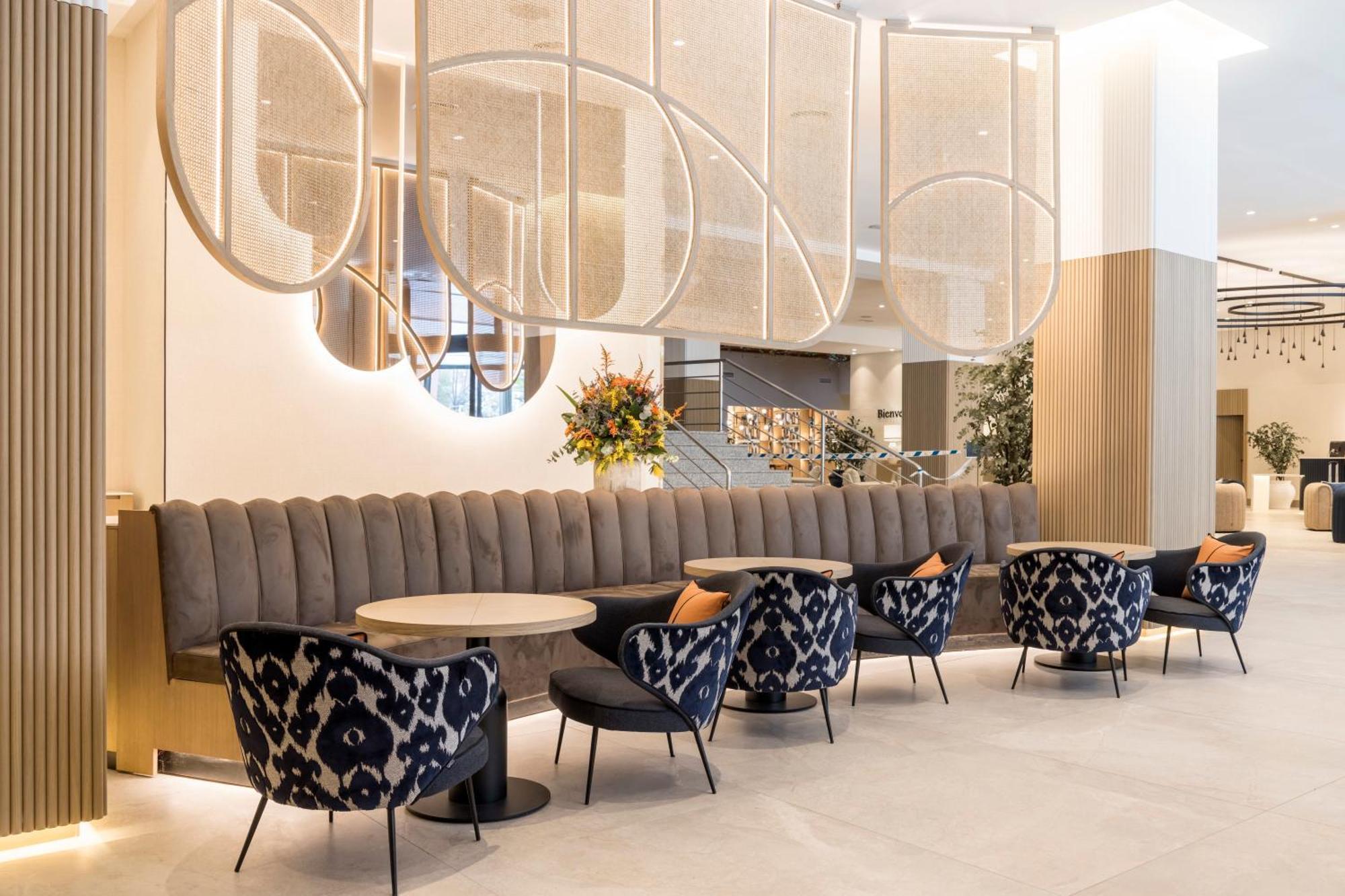 Ilunion Les Corts Spa Barcelona Bagian luar foto