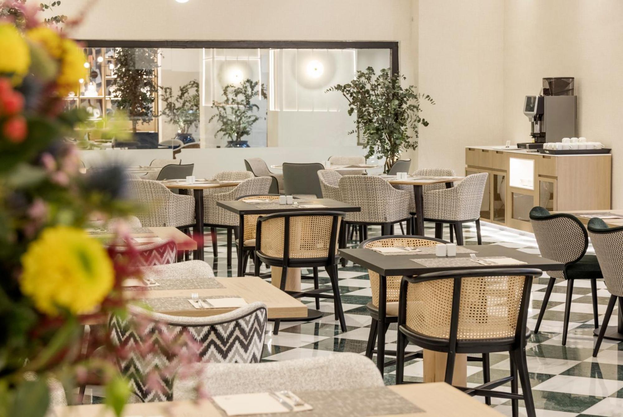 Ilunion Les Corts Spa Barcelona Bagian luar foto